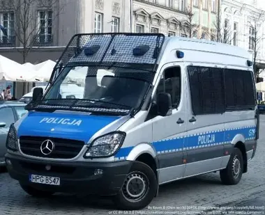 W Libiążu policjanci zamienili piknik w lekcję o wakacyjnych zagrożeniach